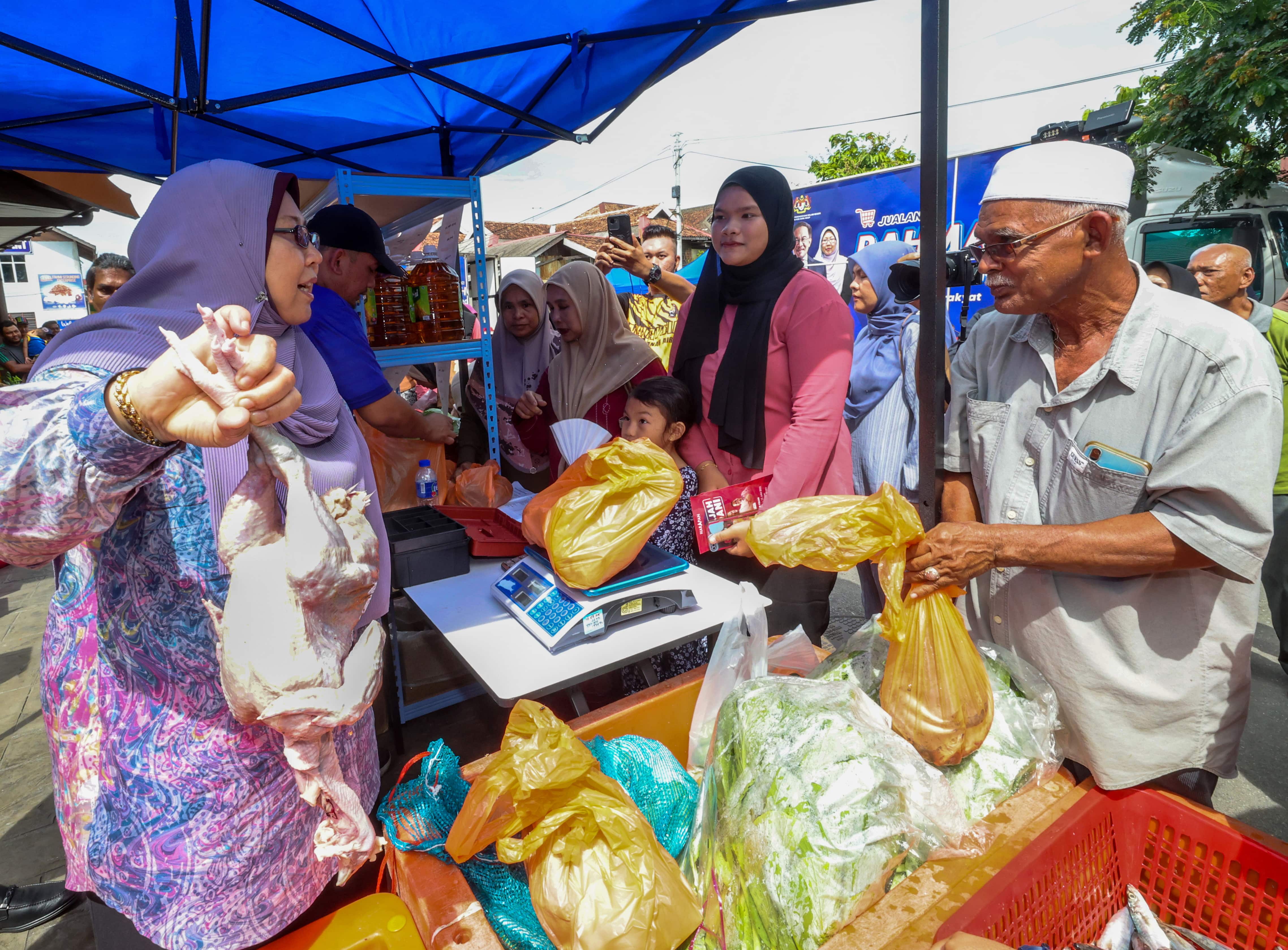 Jualan Rahmah kendalian KPDN rekod jualan RM178.6 juta setakat November