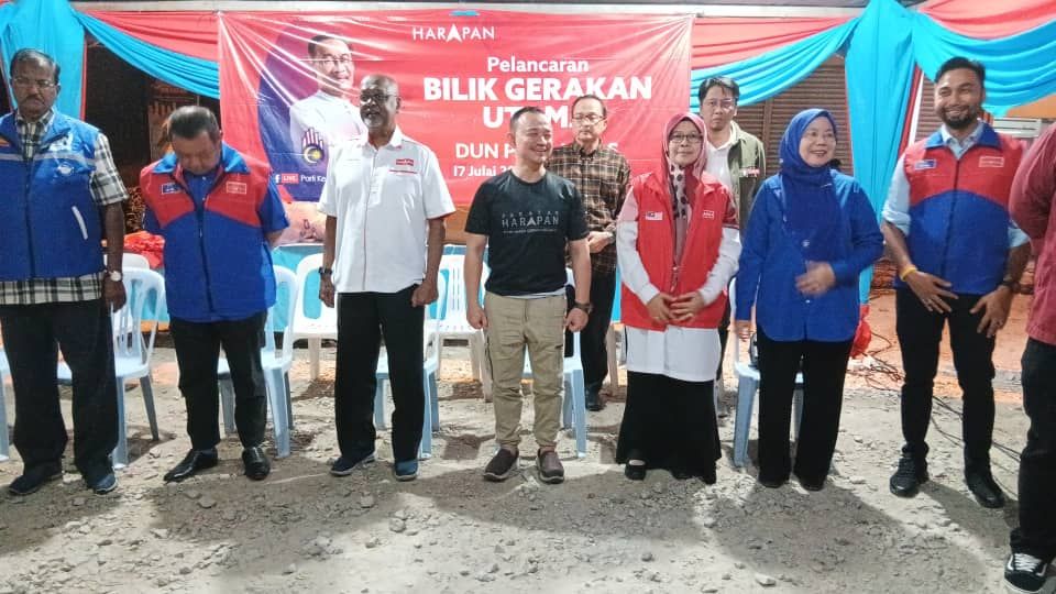 டான் ஸ்ரீ மொகிதீன் யாசின்  போன்ற ஊழல் வாதிகளிடம்  அதிகாரத்தை  கொடுப்பீர்களா   டாக்டர் மஸ்லி மாலிக்  கேள்வி ?