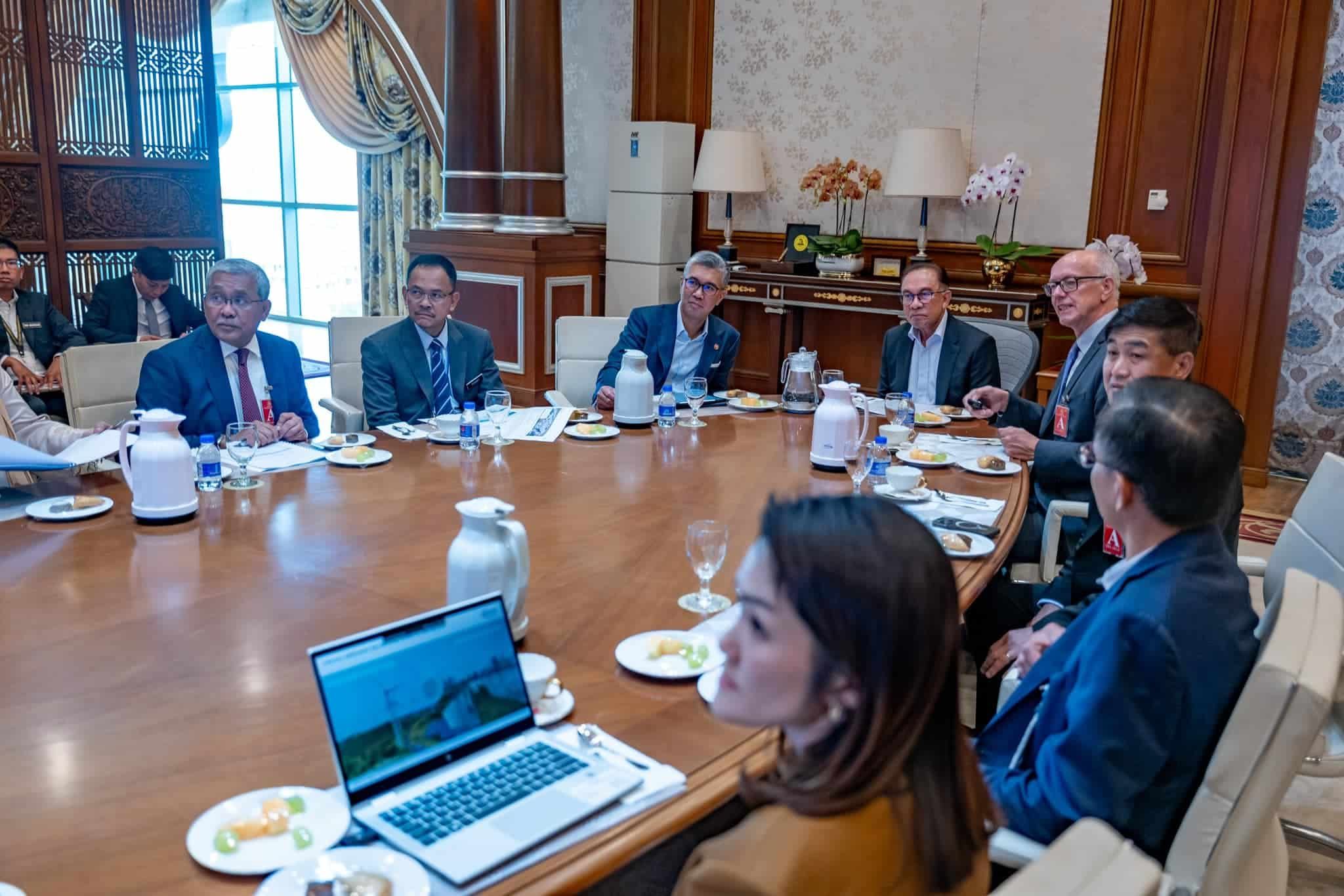 德国英飞凌在马投资50年 安华：总投资额280亿令吉