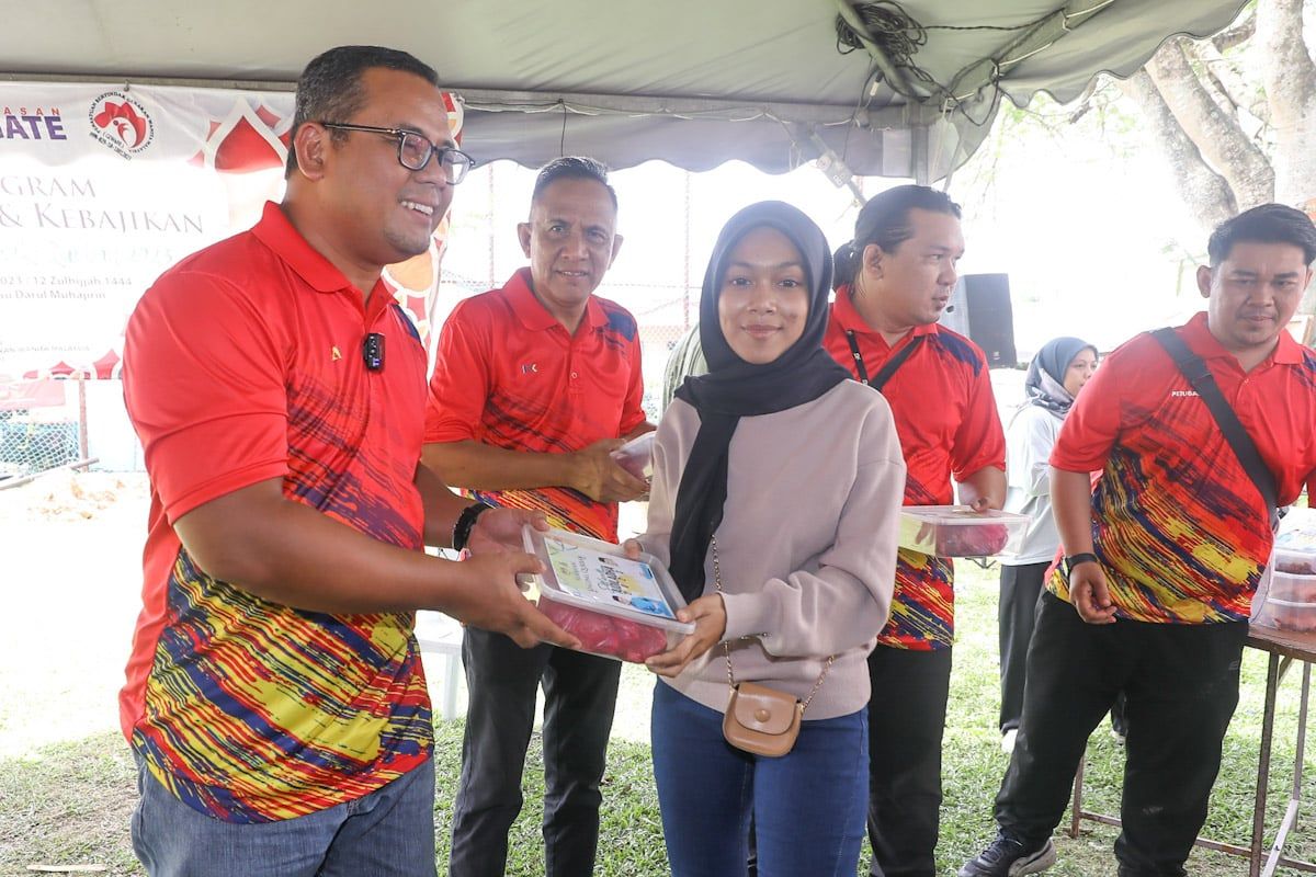 400 penduduk Taman Selaseh terima daging korban Yayasan Selgate