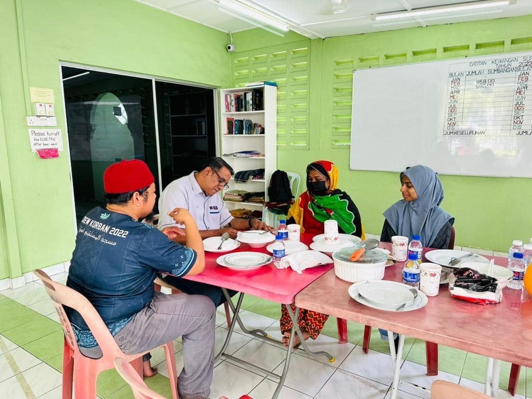Ibu tunggal peluk Islam selepas tersentuh hati layanan LZS