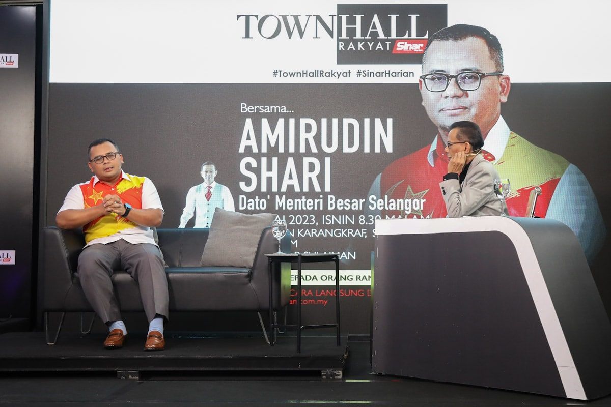  மாநில அரசு மக்களுக்காகப் பல நலத் திட்டங்களை வகுத்துள்ளது