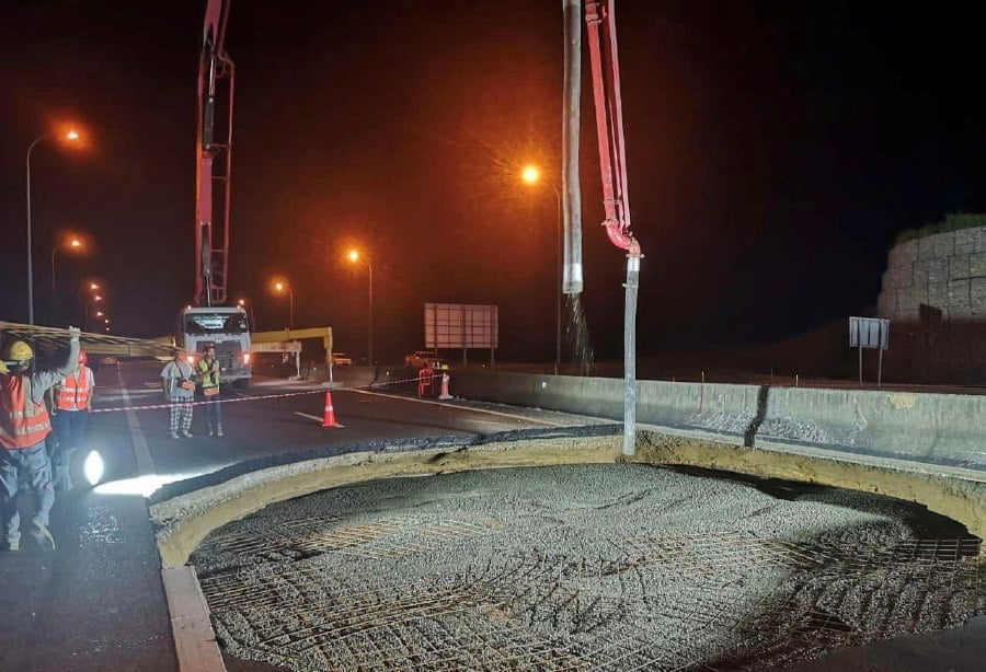 Km66.1 of KL-Karak highway reopens after sinkhole repaired