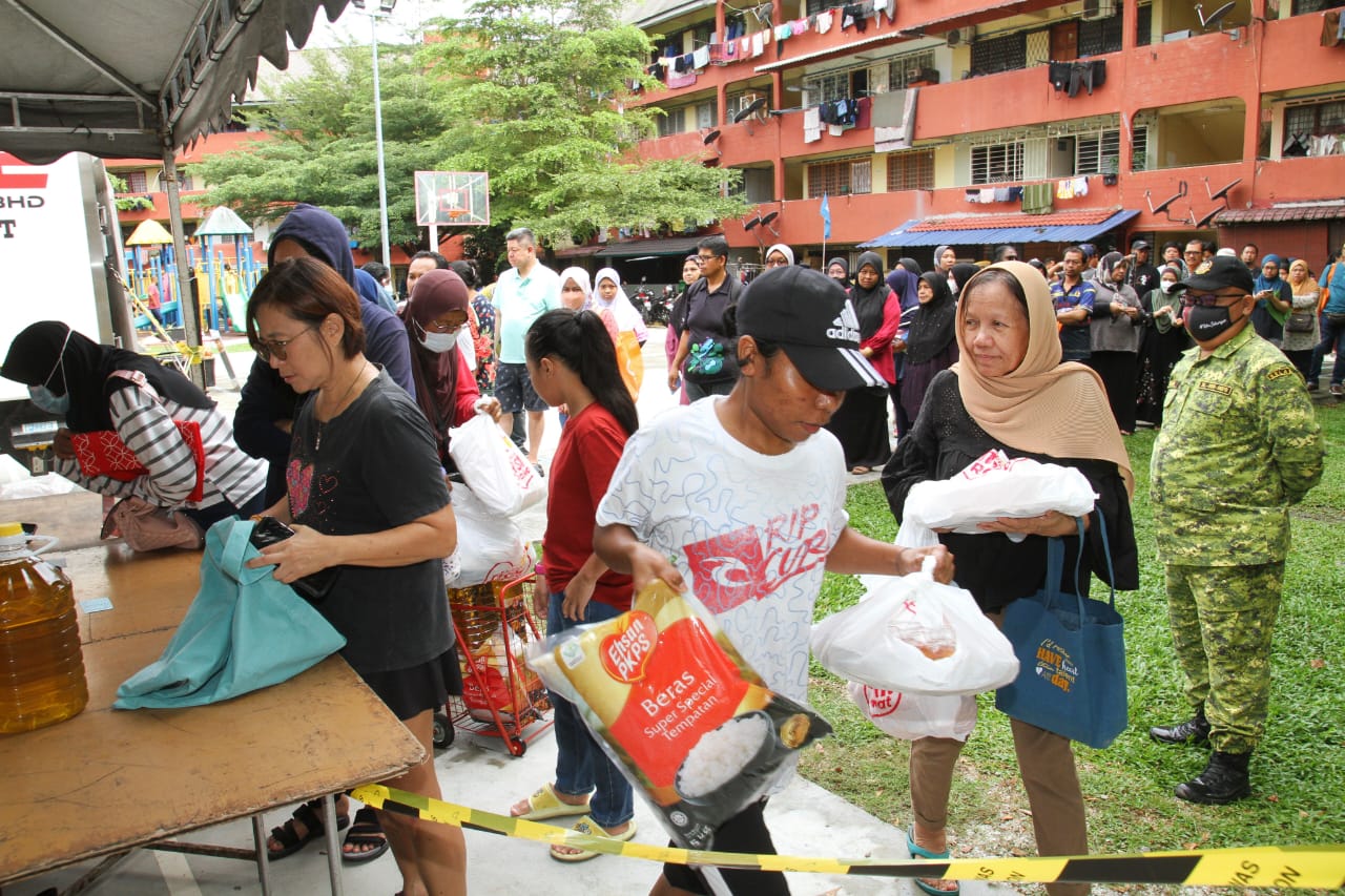 Tapak pasar malam Kampung Delek Kiri antara lokasi jualan murah hari ini