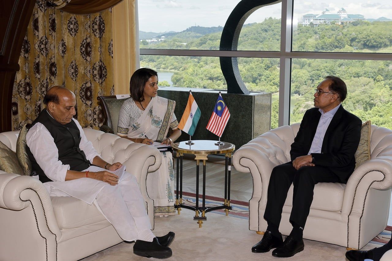 PM Anwar receives courtesy call from India's Defence Minister