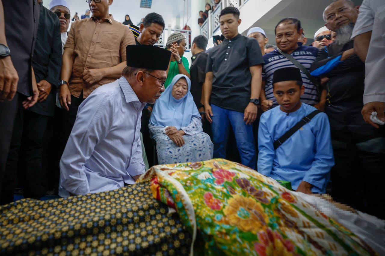 元首伉俪向沙拉胡丁家属致哀   安华：生命尽头展现关爱慈悯