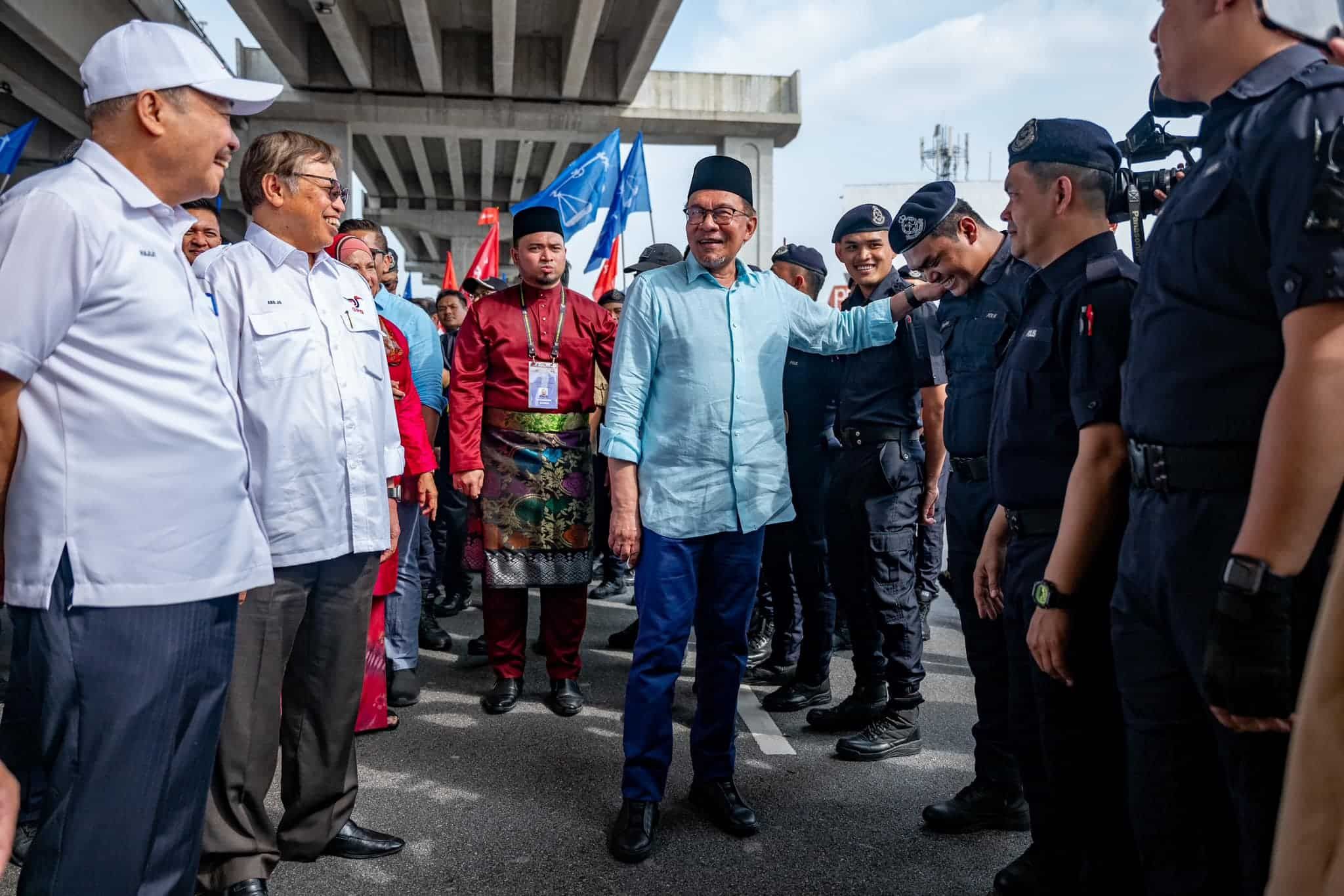 六州战鼓响起 首相促各党文明竞选