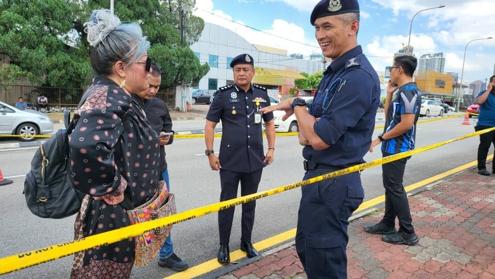 西蒂卡欣车底发现可疑爆炸物 警方已交专家鉴定