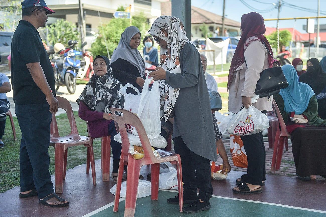 Nasi himpit dapat pujian kerana guna beras jenama Ehsan