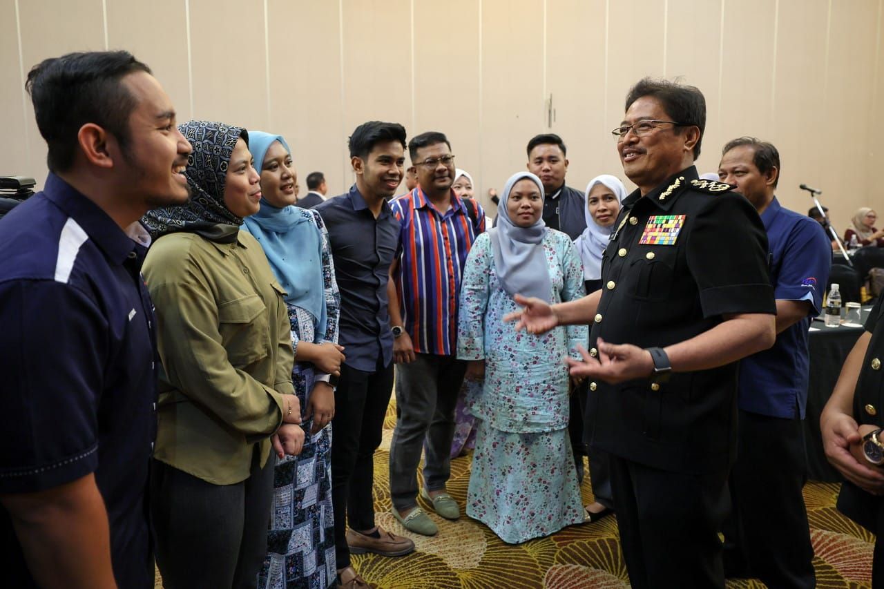 反贪会已传召12人录供助查稀土弊案