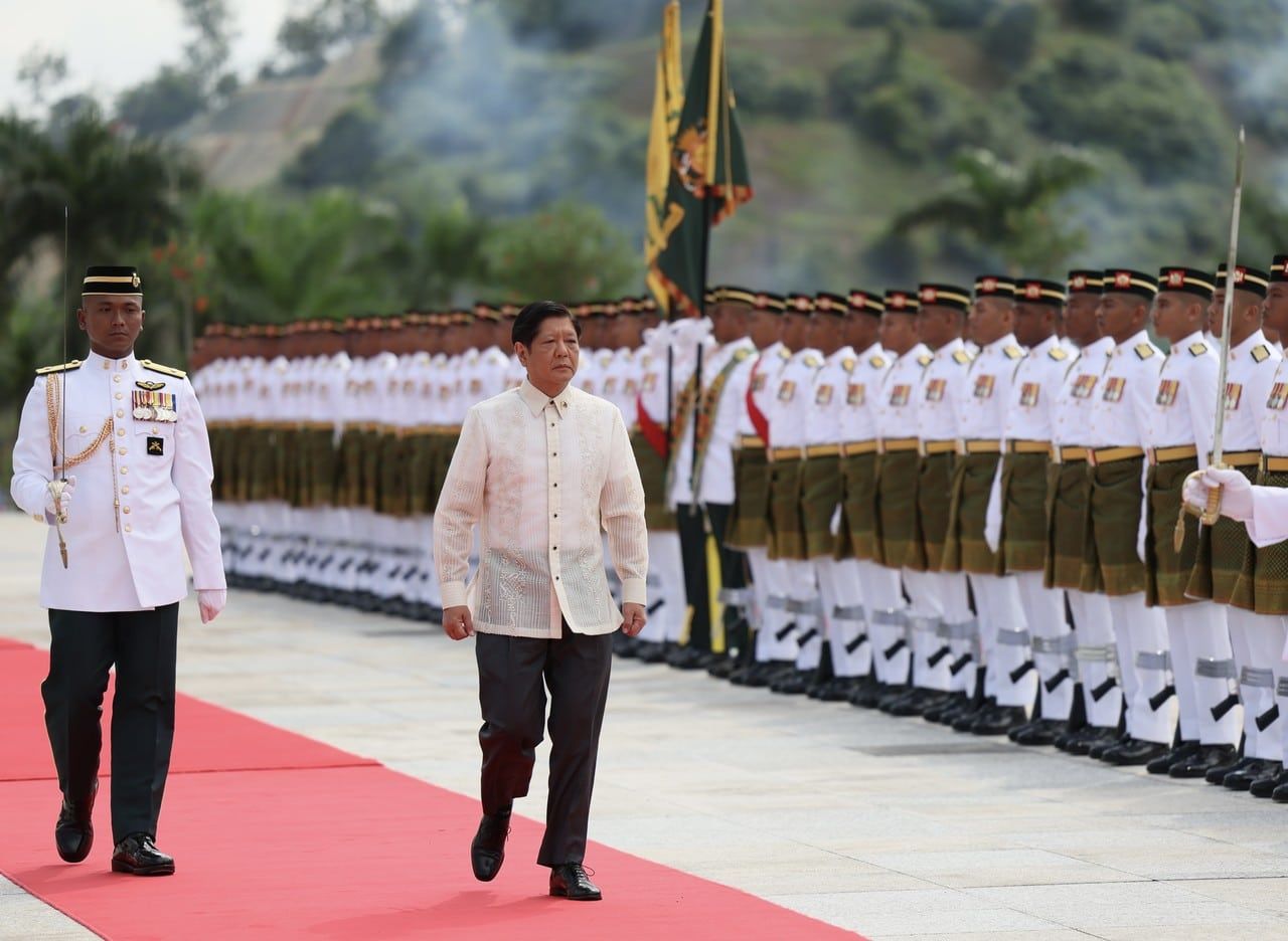 Philippine President accorded state welcome at Istana Negara
