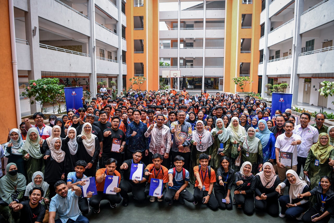 Over 200 Form Six students participate in Malaysia Next Leaders prog