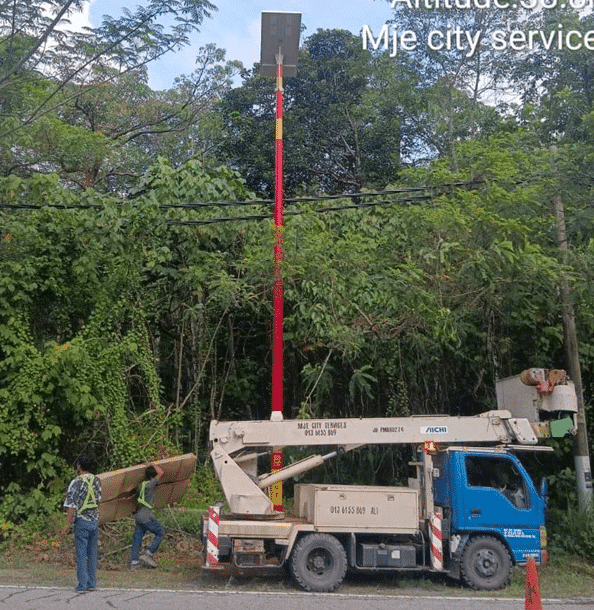 பொதுமக்களின் பாதுகாப்புக்காகப் பத்தாங் காலி தொகுதியில் 10 எல்.இ.டி. விளக்குகள் பொருத்தப்பட்டன