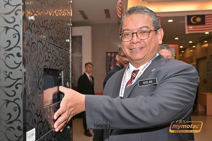 外交部副秘书长擢升为旅游部秘书长