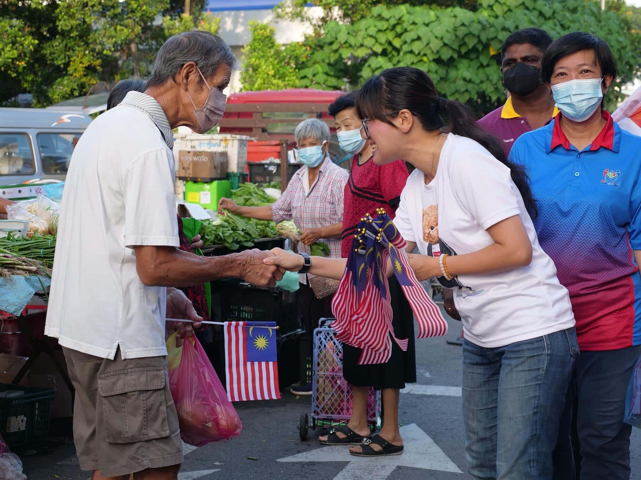 Pasar pagi baharu Seri Kembangan dibina berkonsep mesra alam