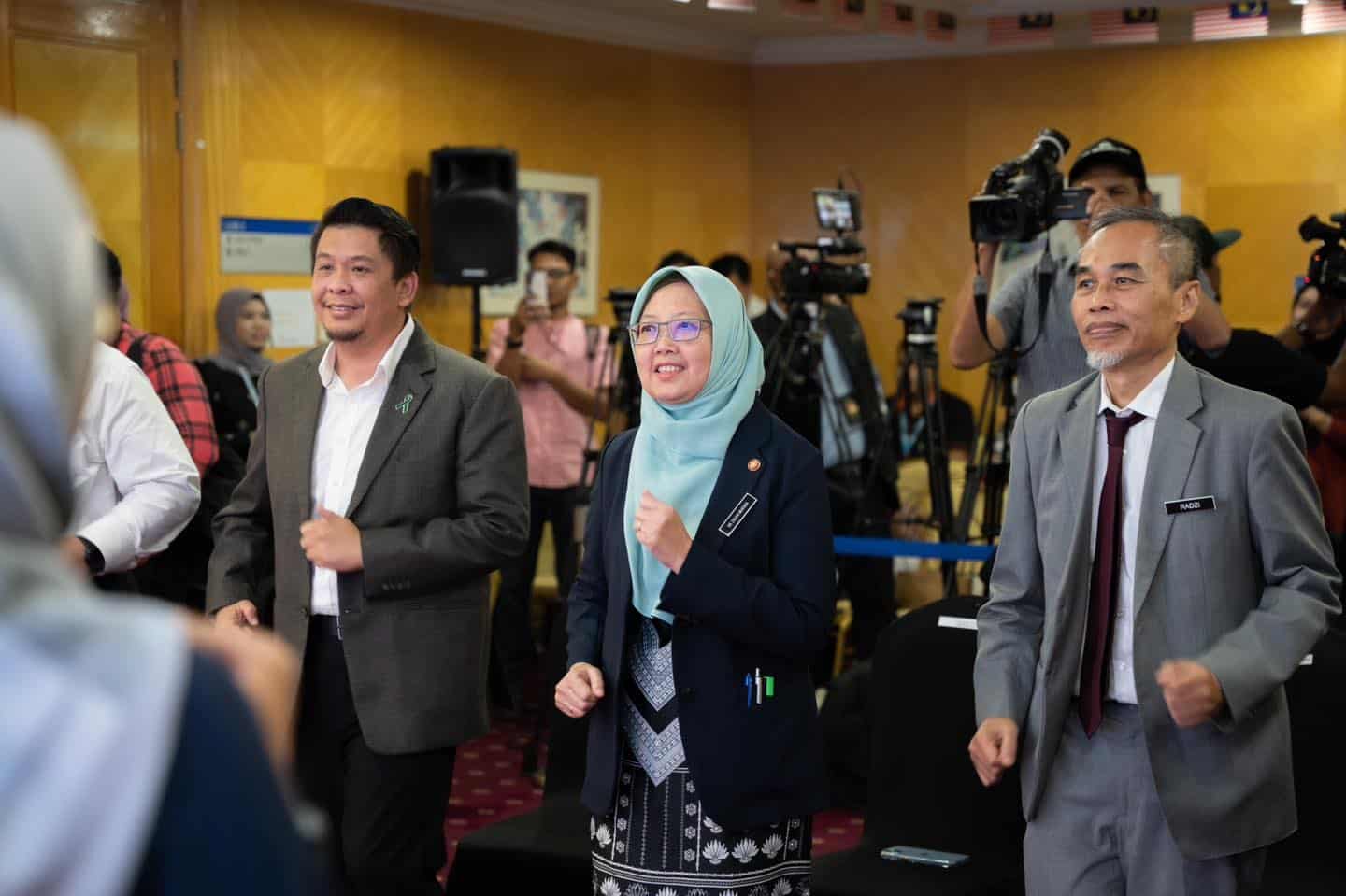 Progs exceeding two hours encouraged to hold X-Break — Minister