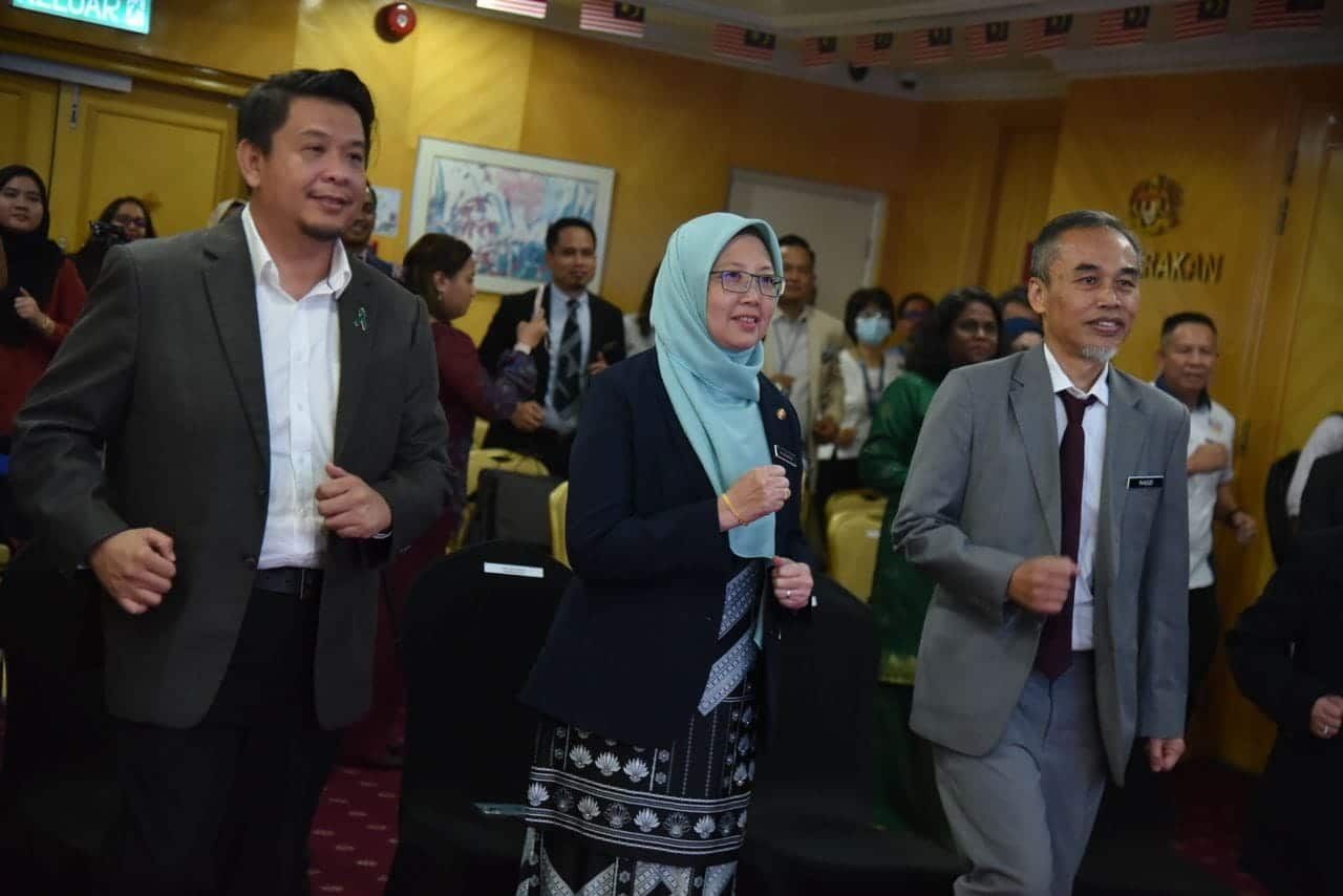 凡逾2小时活动需跳暖身操 扎丽哈促政府部门首长跟进