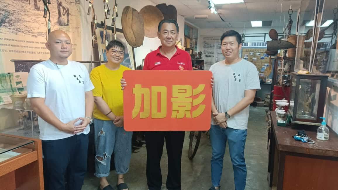 张睷洋竞选期间拜访乌冷文物馆  冀中选激发加影旅游潜能