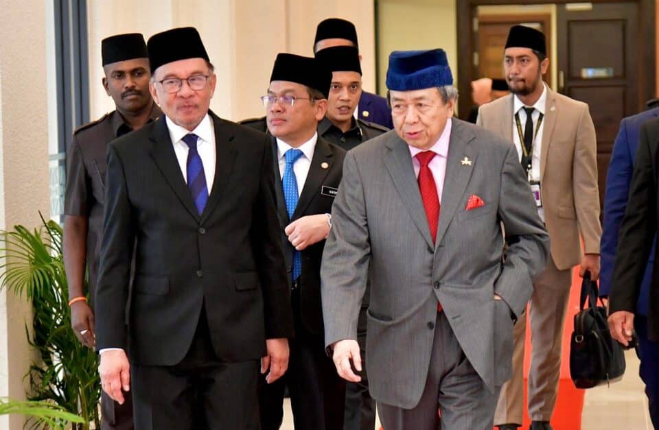 PM Anwar supports Selangor Sultan's decree on Islamic affairs