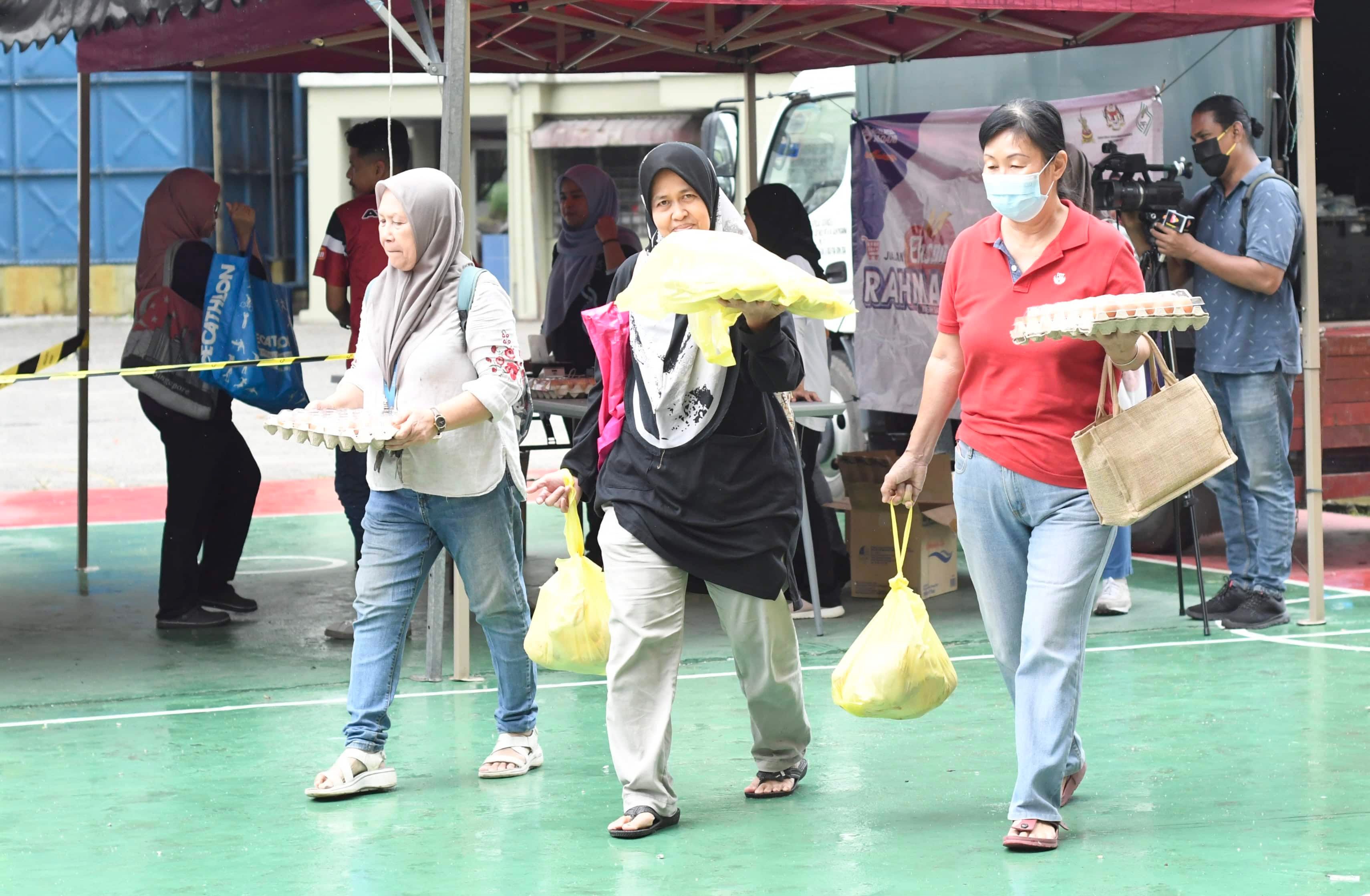 Jualan Ehsan Rahmah di Dengkil, Jeram dan Sungai Air Tawar hari ini