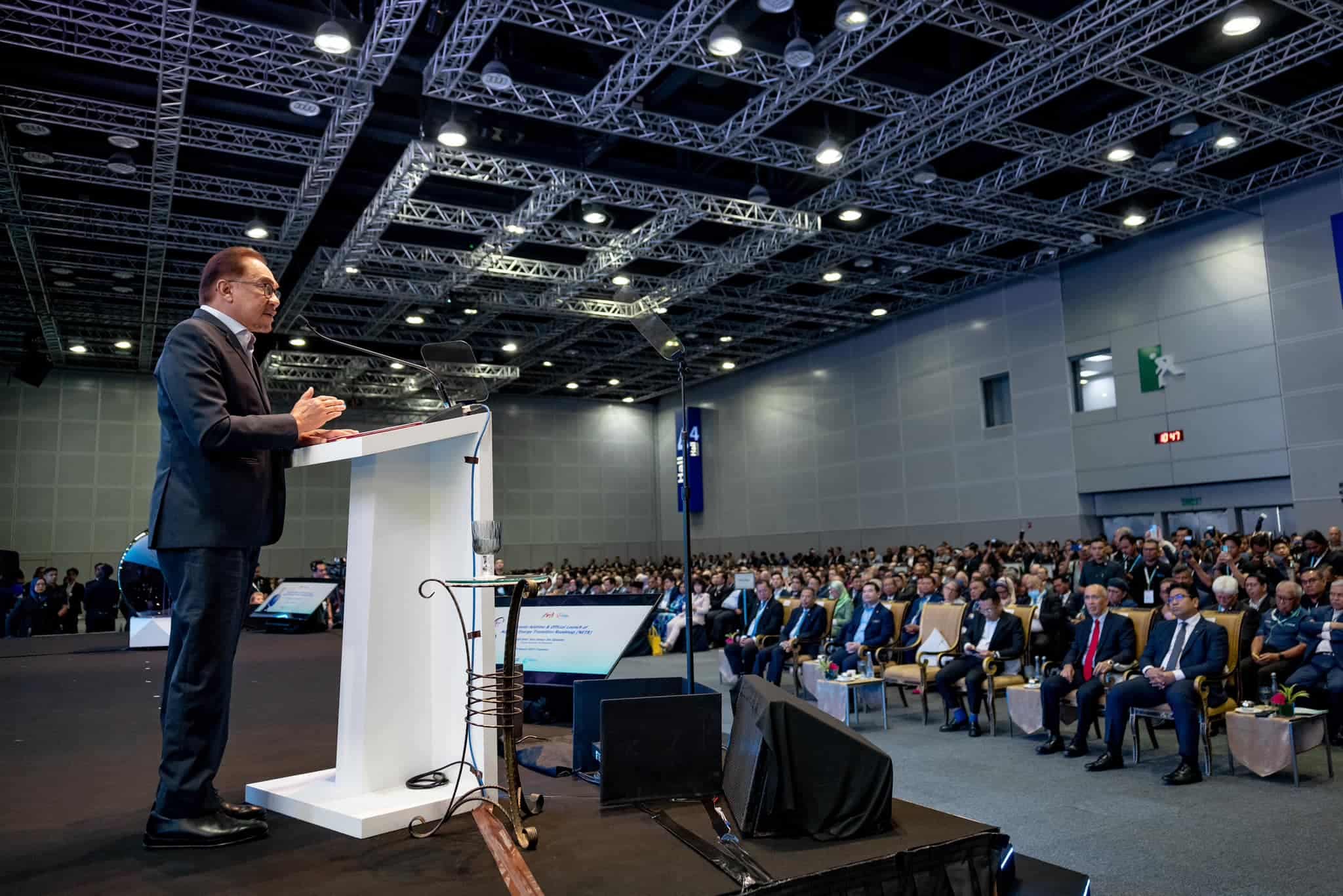 Anwar hails TNB, Petronas’ support in country’s energy transition