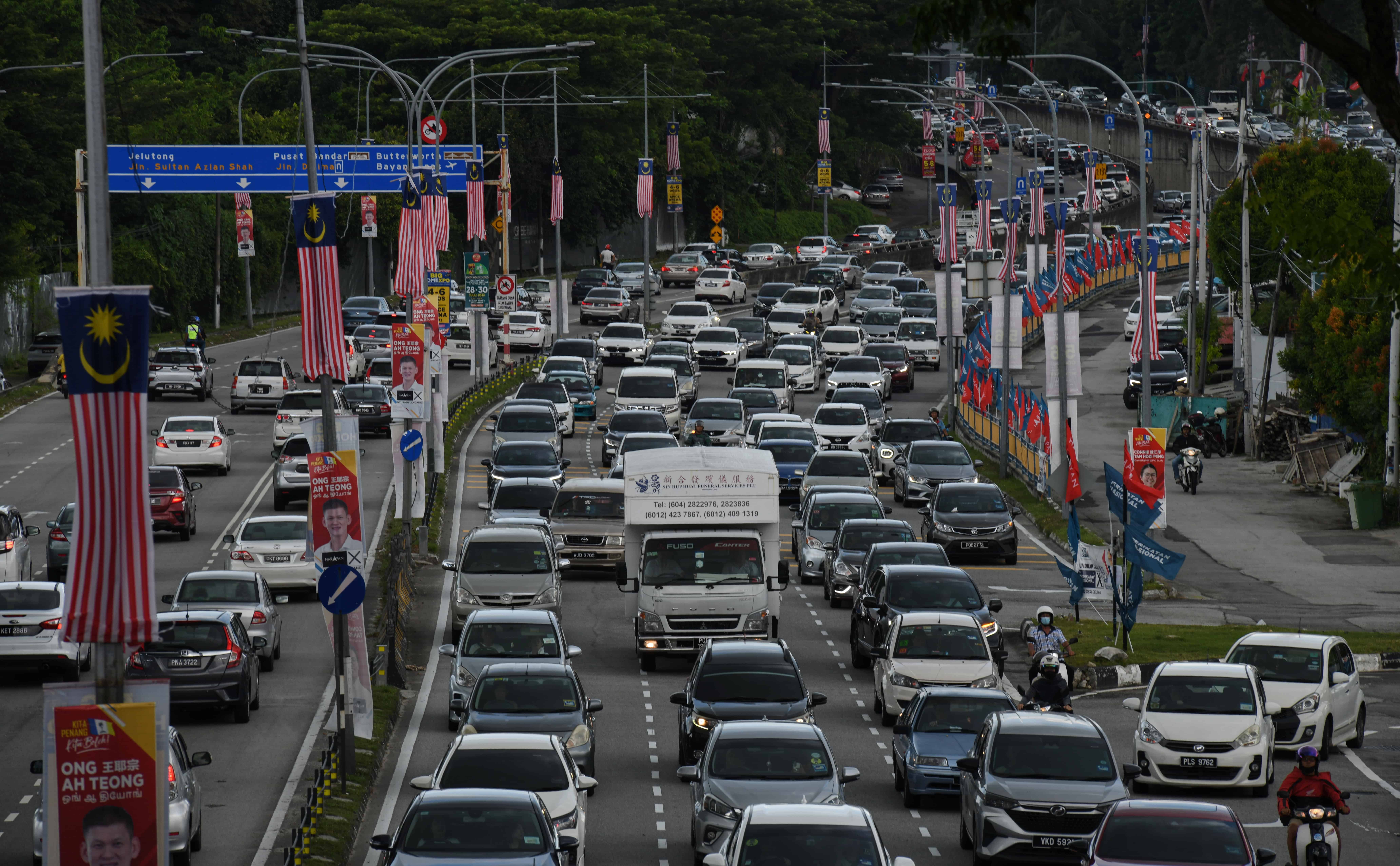 PRN: Aliran trafik lancar setakat 1 tengah hari