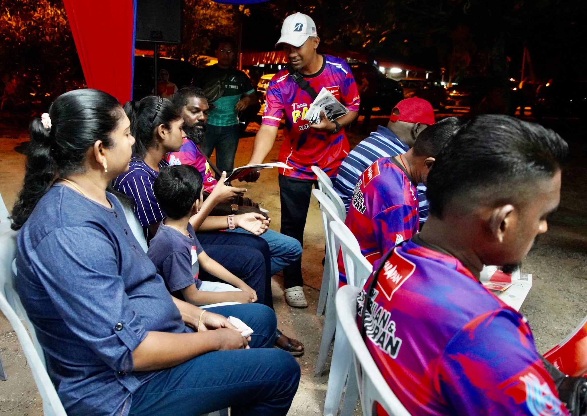 கோலசிலாங்கூர் பெர்மாத்தாங் தொகுதியில் பக்கத்தான் ஹரப்பான் வேட்பாளர் உள்ளூர் விவசாயின் மகன்.