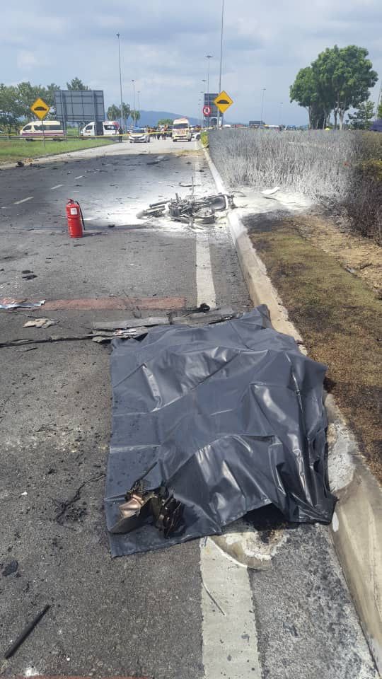 விமான விபத்தில் 10 பேர் கொல்லப்பட்டது உறுதிப்படுத்தப்பட்டது.