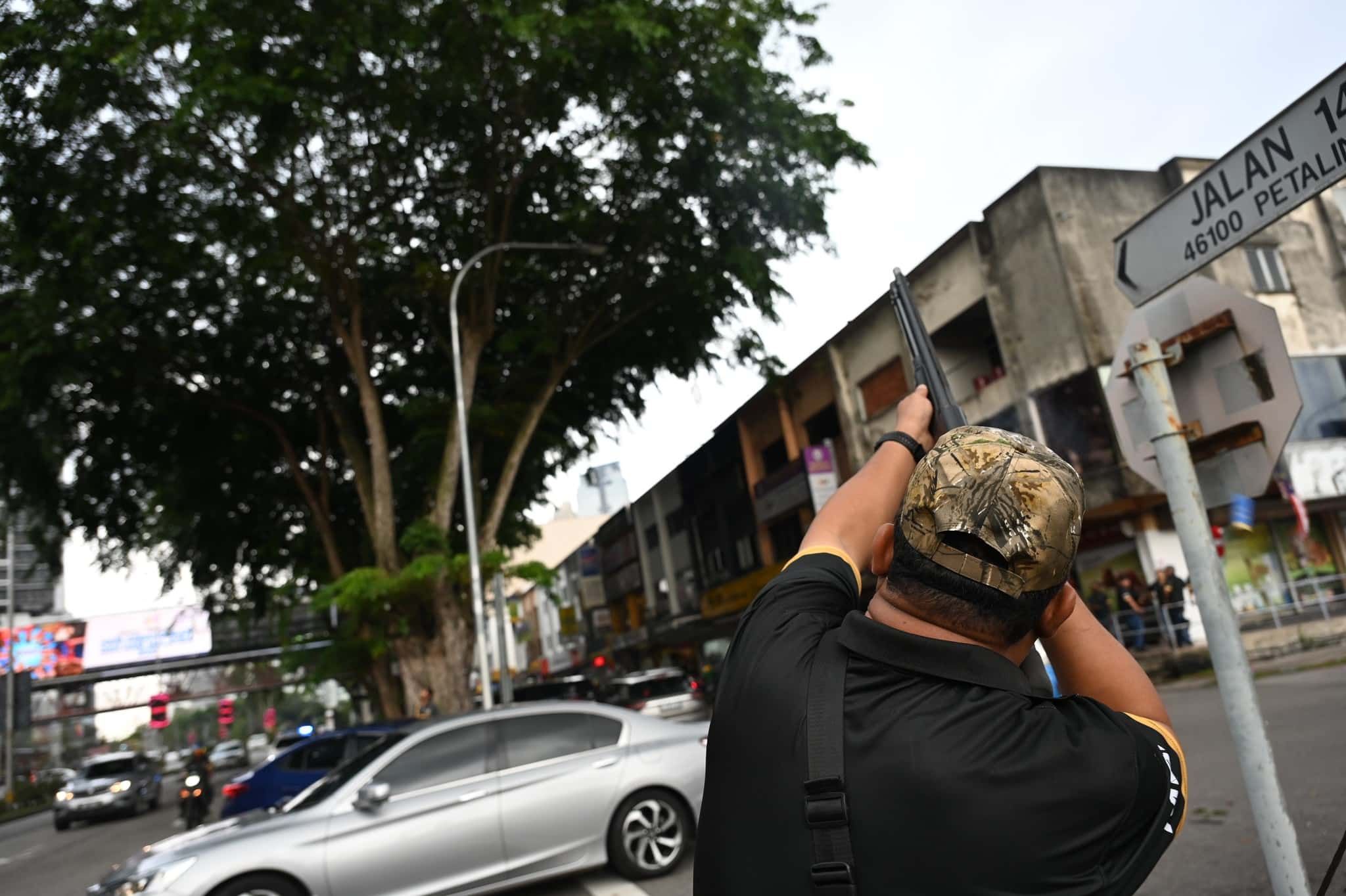 瓜冷市会明射杀乌鸦 民众受促警惕和回避