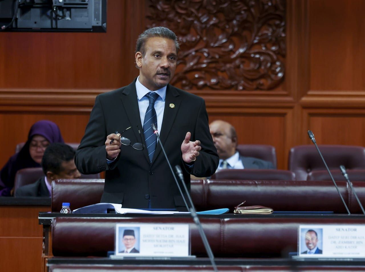 总审计司报告揭24问题半数查毕 蓝加巴：1公仆被控.25人受纪律对付