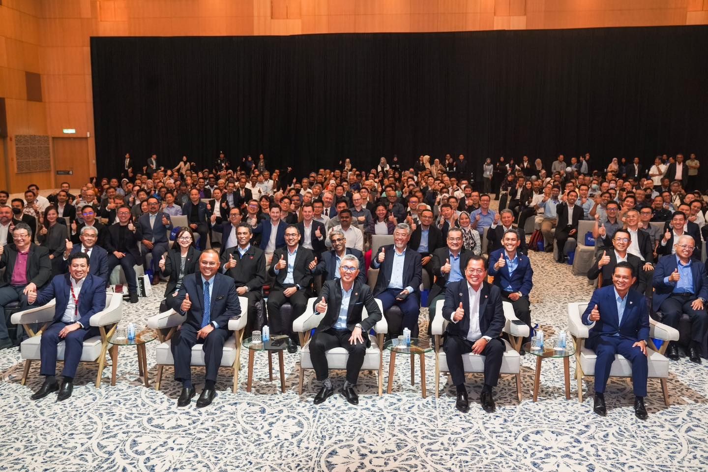 国能绿色通道路径重要里程碑 扎夫鲁：助投资者设数据中心