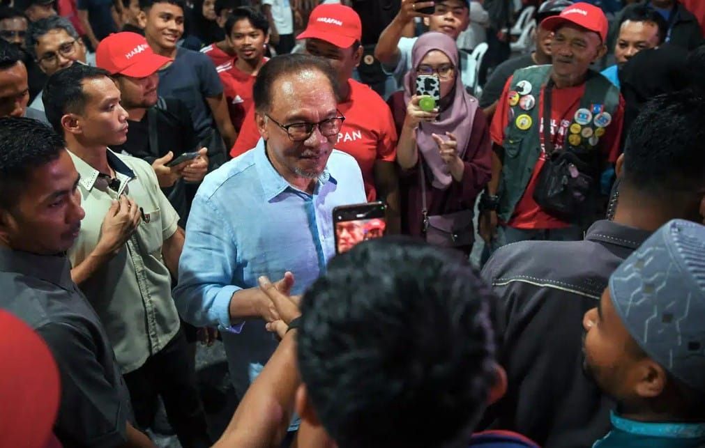 吁选民支持希盟国阵候选人  安华：巩固中央团结政府政权