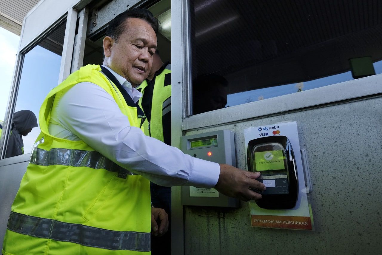 MEX布城收费站试跑开放付费 部长：扣帐卡.信用卡可付过路费