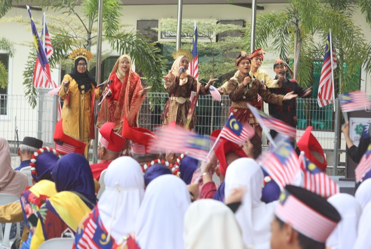 300 penduduk meriahkan program Kemerdekaan Masjid Jamek Kampung Nakhoda