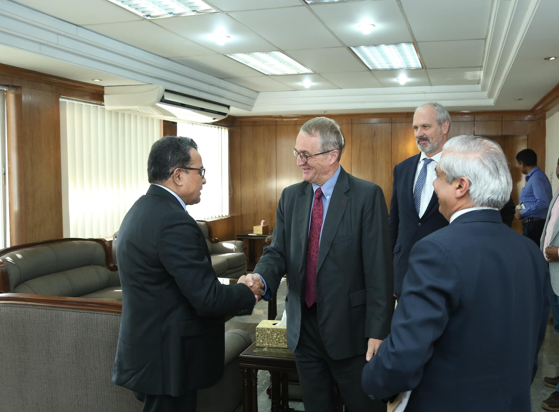 ADB sells 5-year global benchmark bond as capital resources
