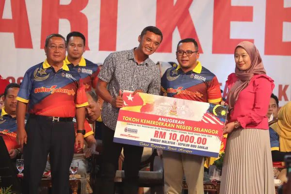 War hero Lt Adnan awarded Tokoh Kemerdekaan Selangor