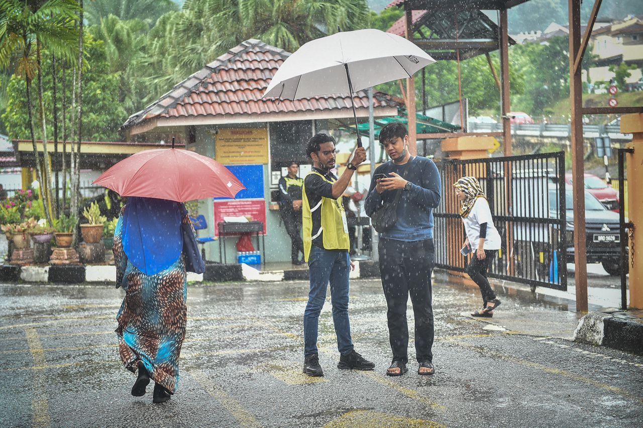 6州选举投票率欠理想  截至1pm仅登州达50%