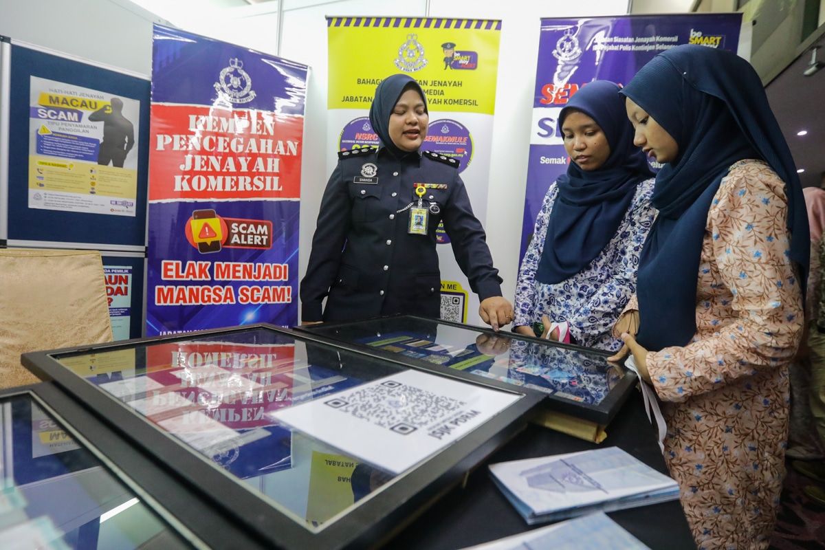 MB attends student seminar on crime, career in law enforcement