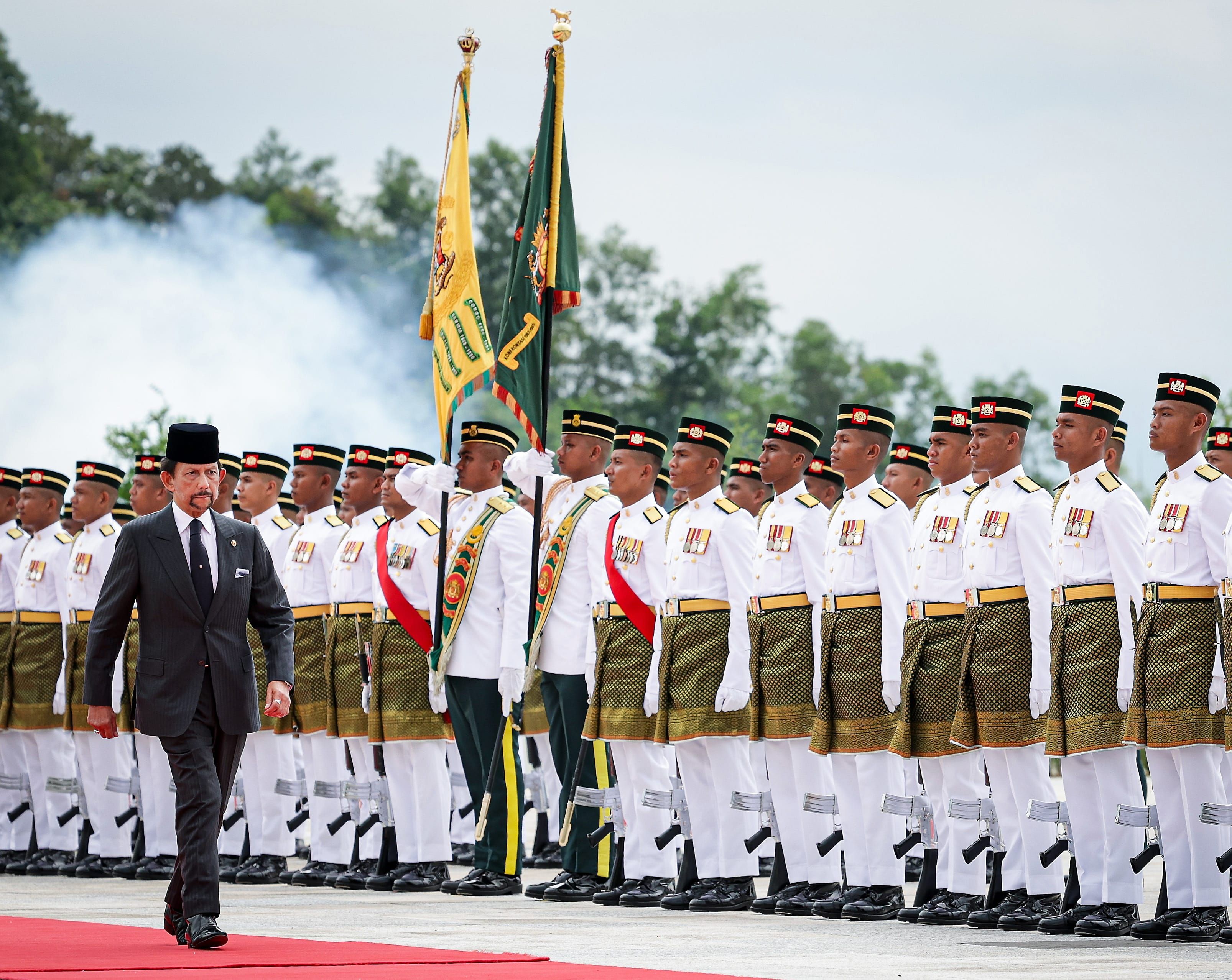 王宫以国宾仪式接待汶莱苏丹   元首今午设国宴接风