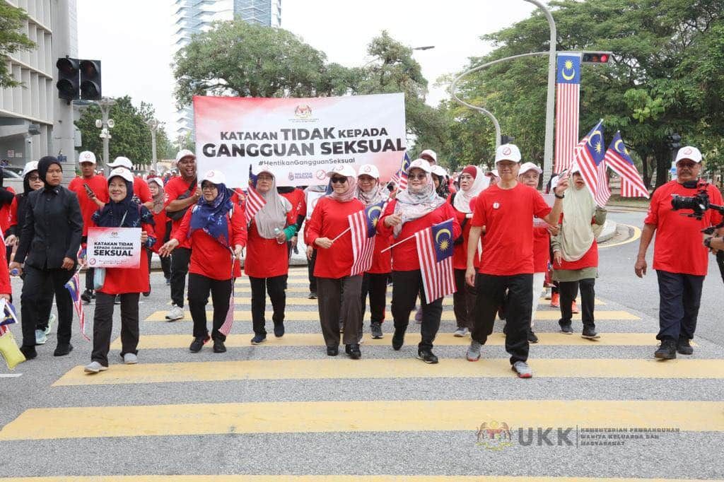 Fun walk to raise awareness on sexual harassment attracts 500 in Putrajaya
