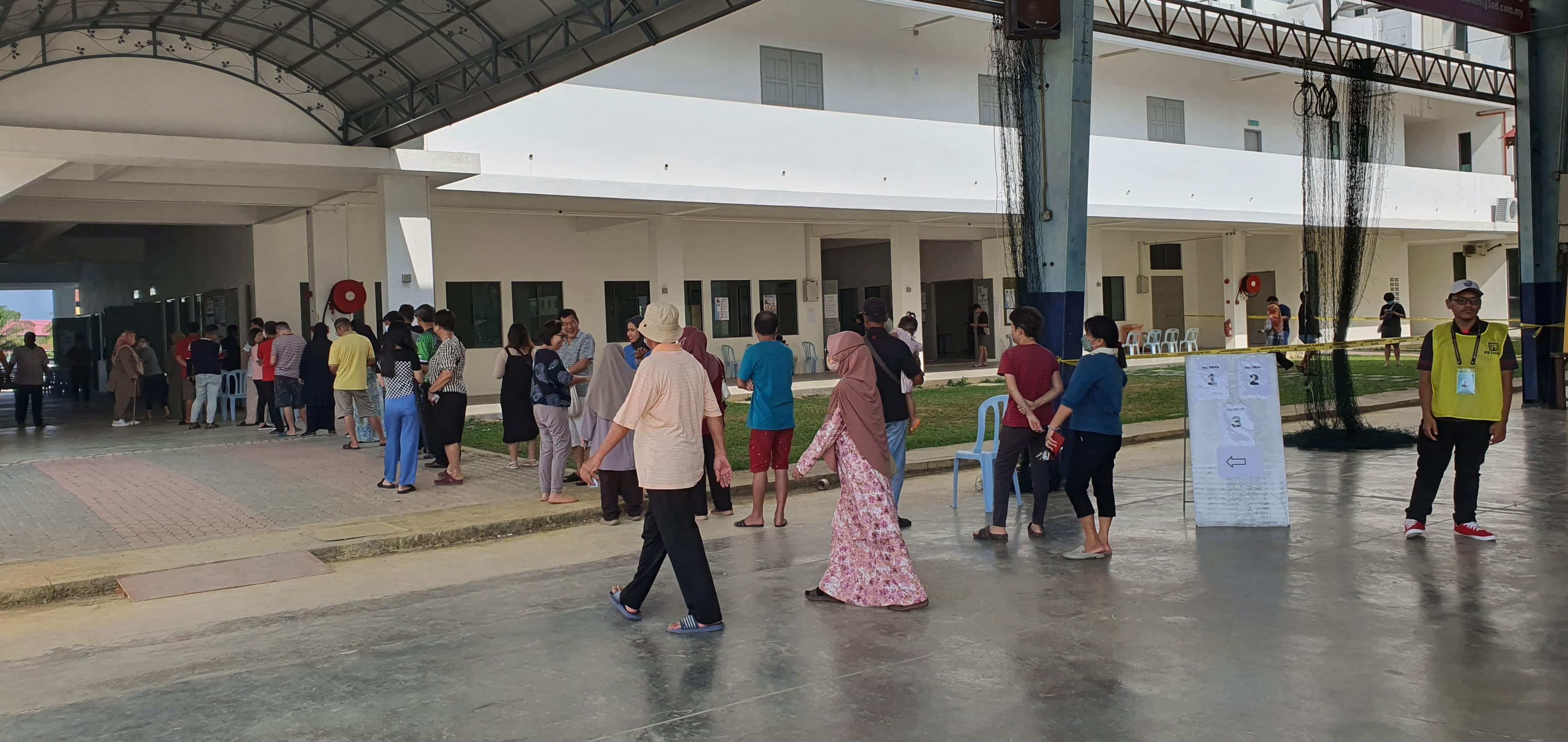 团结政府保住森州槟城   22议席暂领先雪州