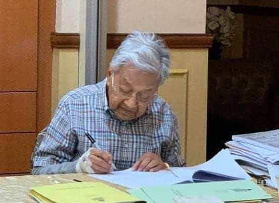 Dr Mahathir admitted to hospital for infection