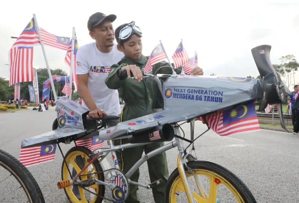 莎阿南市厅无车日热爆  骑车庆国庆嘉年华成亮点