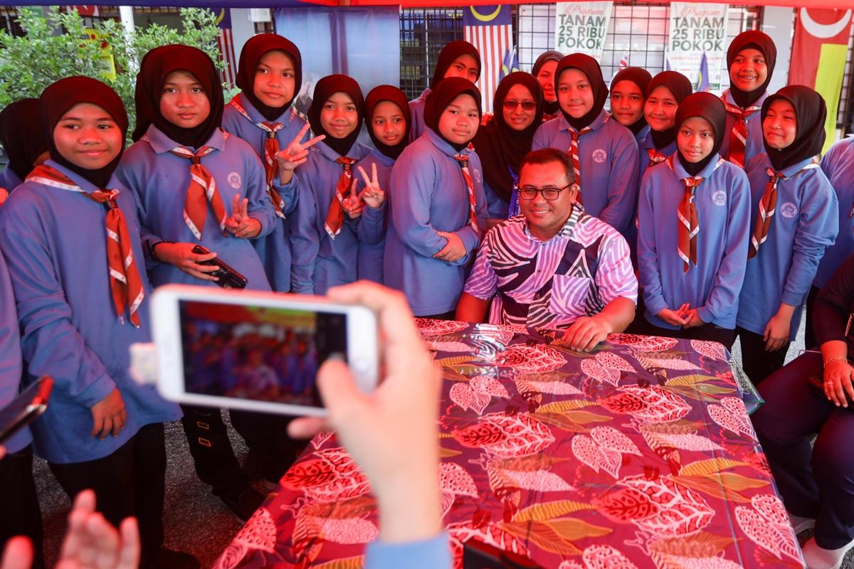 Negeri hasrat kerjasama dengan badan uniform di sekolah anjur program sukarelawan