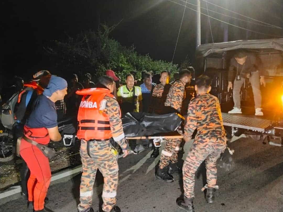 河边垂钓   一老一少溺毙河中