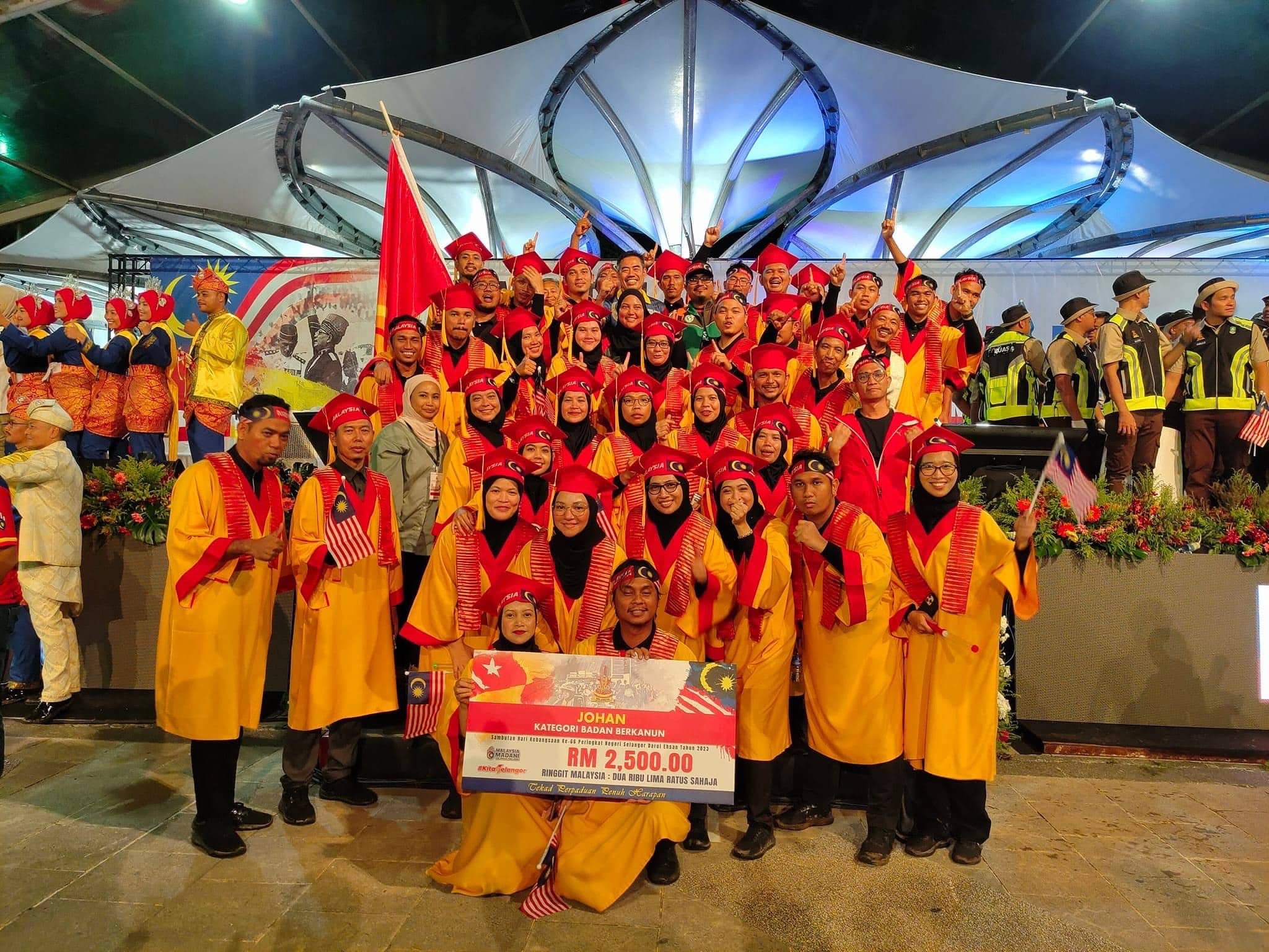 Yayasan Selangor johan perbarisan sambutan kemerdekaan peringkat negeri