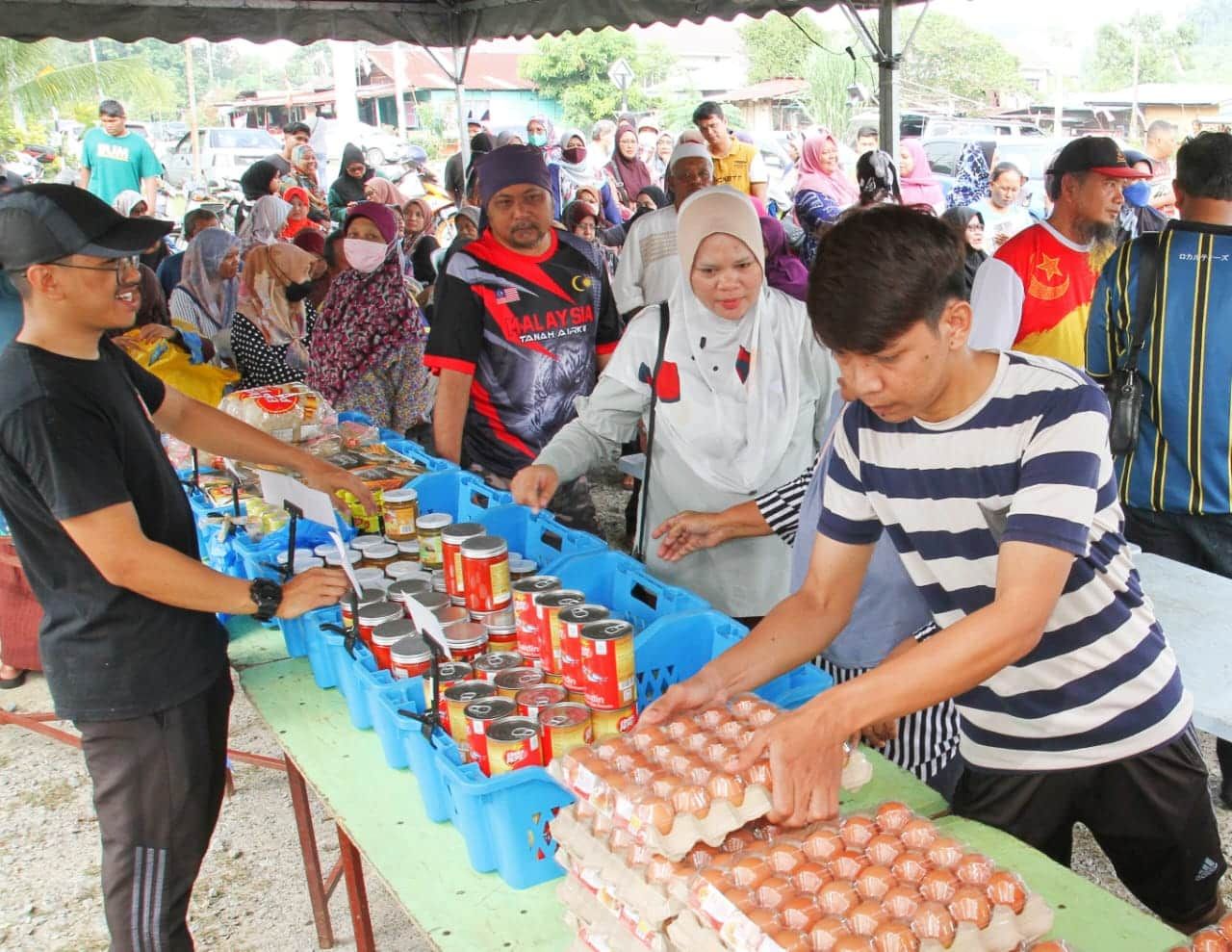 Demi jimat belanja harian, pelajar IPT sering kunjungi jualan murah