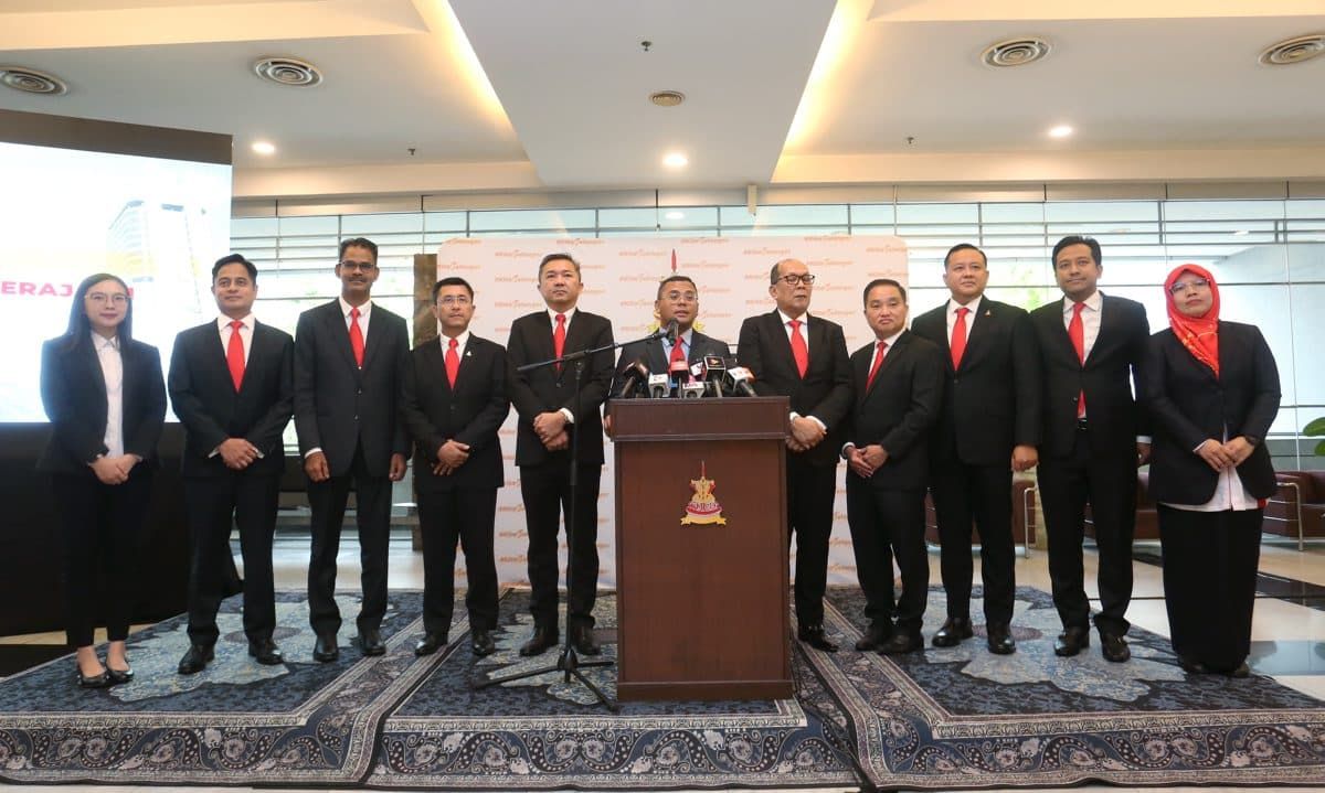 Pimpinan negeri mulakan tugas, laksana lima perkara utama dalam 100 hari