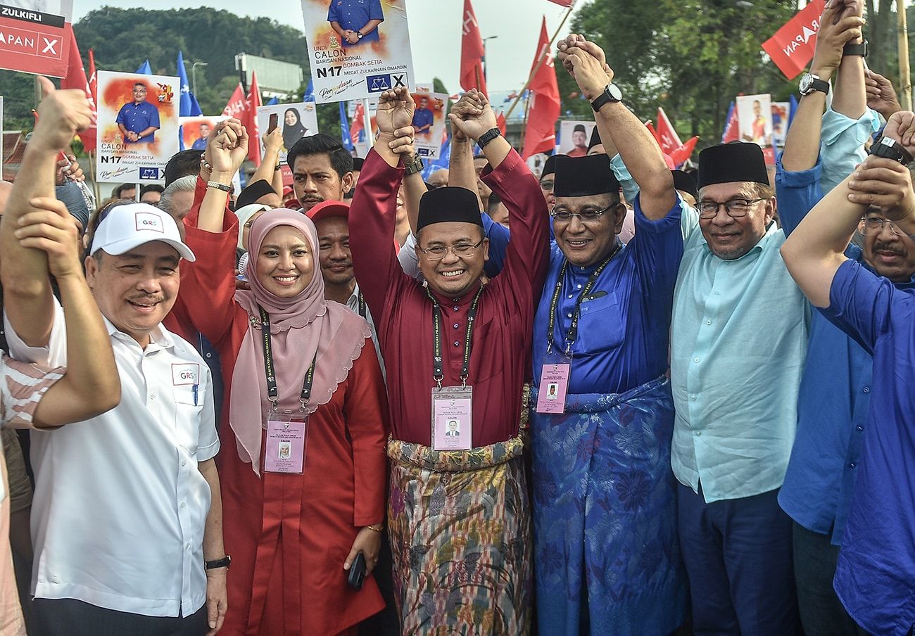 Tinjauan: 76 peratus pengundi pilih Amirudin kekal MB, 8 peratus sahaja mahu Azmin