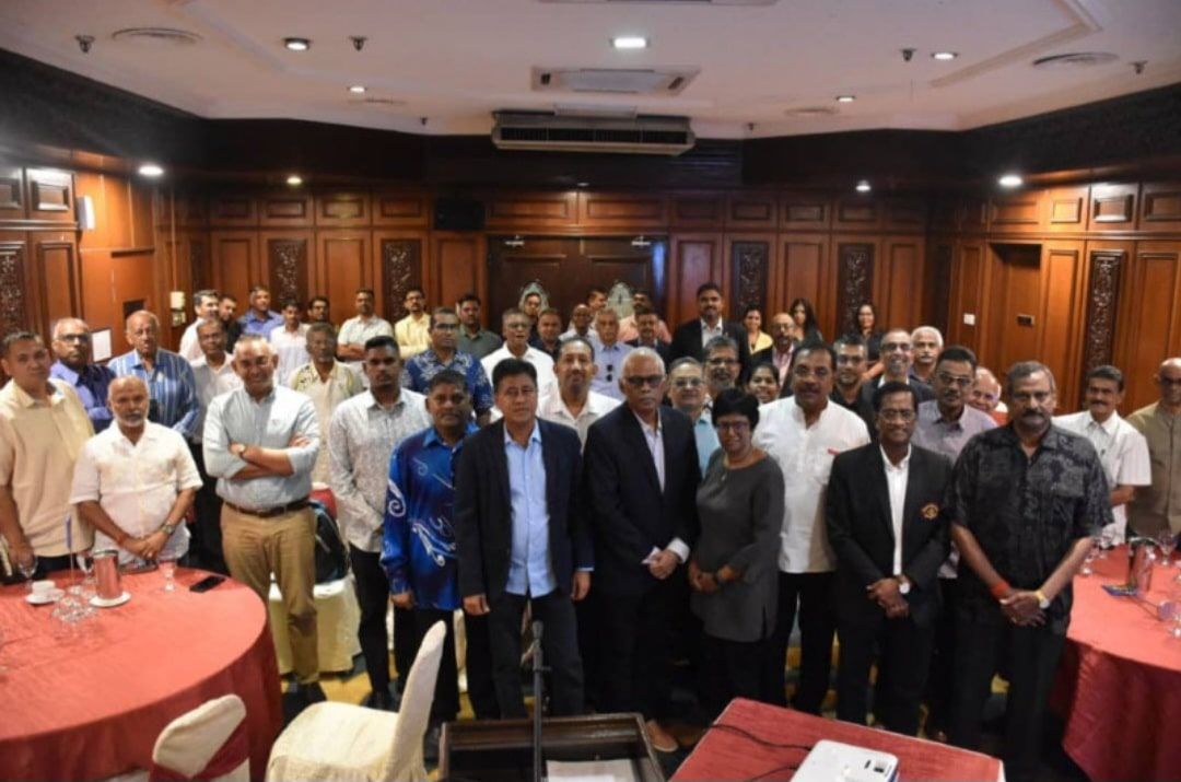 பிரதமர்  அன்வருக்கு இந்திய சமூகம் பிளவுபடாத ஆதரவை வழங்க வேண்டும்- தலைவர்கள் கோரிக்கை